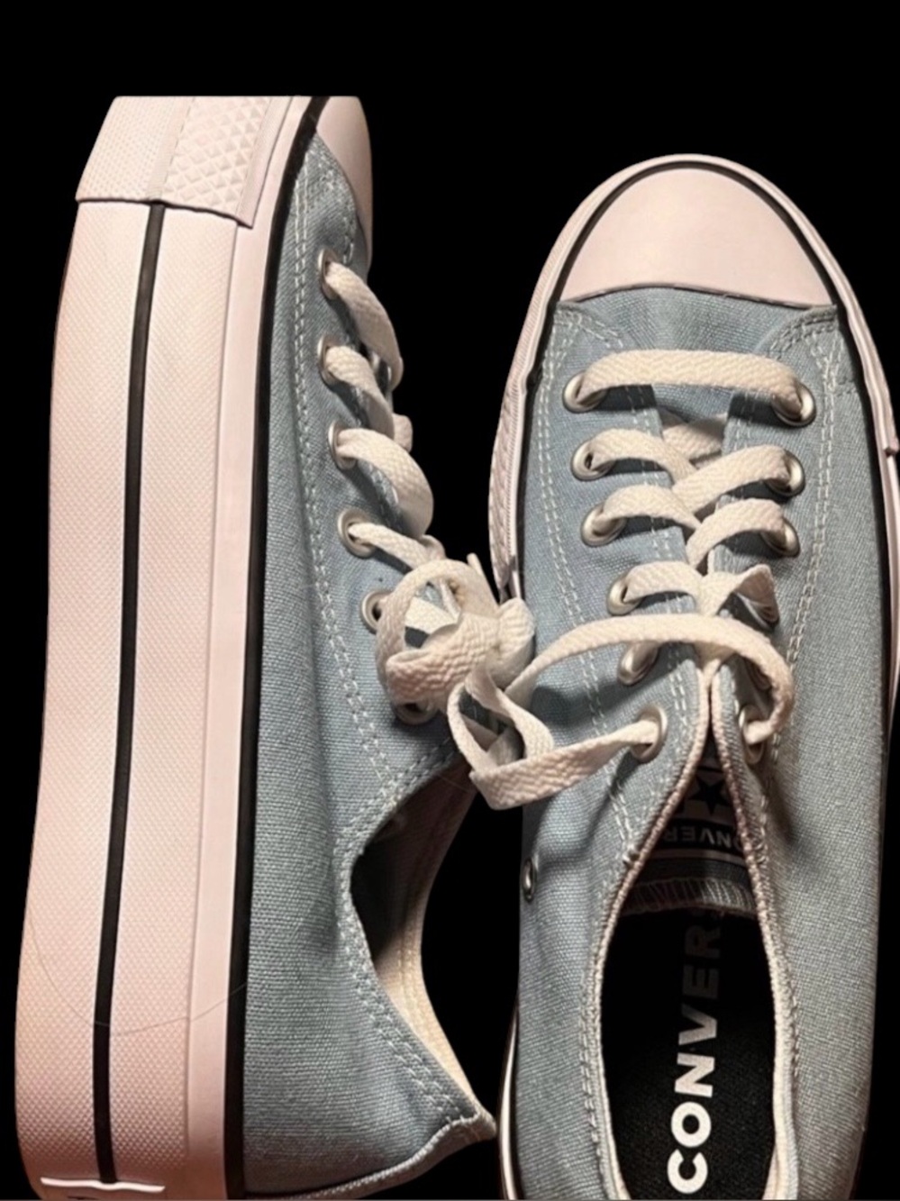 converse sneakers like new